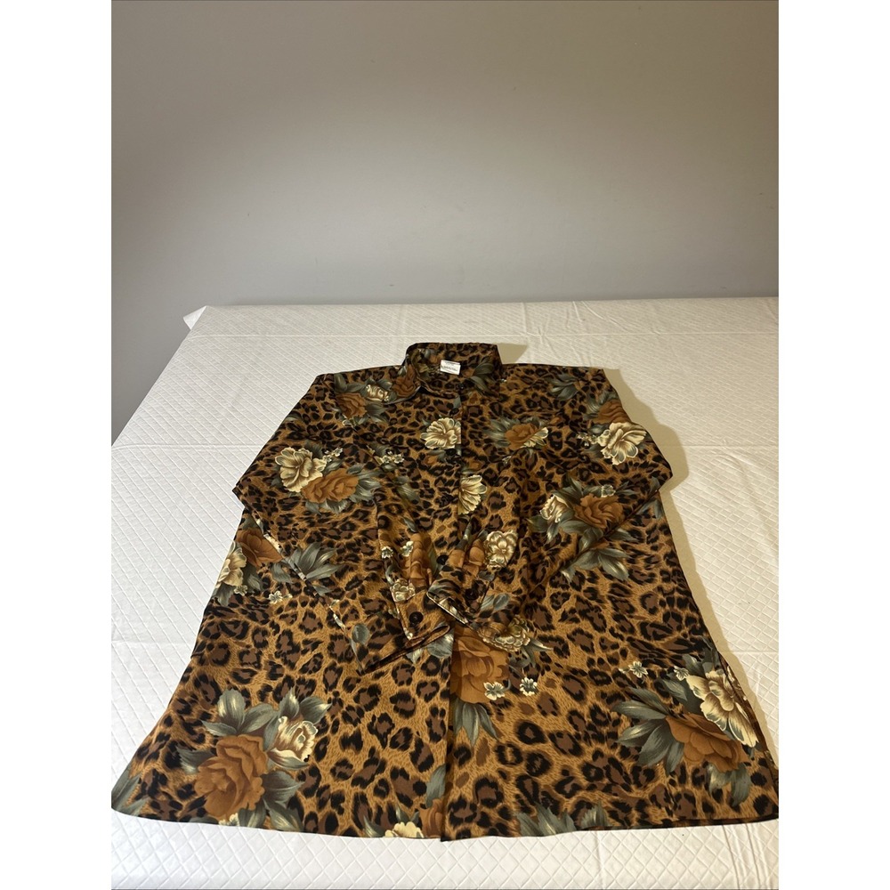 Vintage M. J. Carroll‎  Womens Button Up Blouse Size Med Animal Print Floral